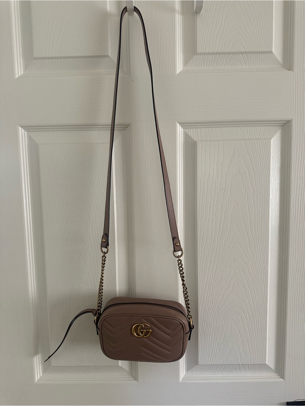 Gucci Mauve Brown Chevron Leather Crossbody with Gold GG (firm)